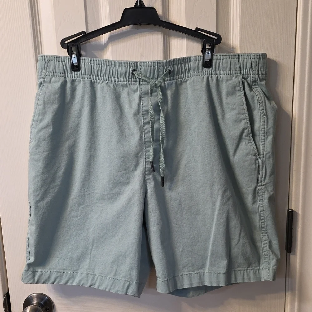 GAP Mint Green Shorts with Navy Accents
